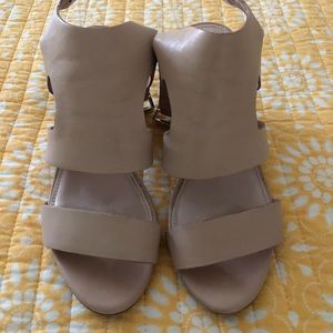 Super cute genuine leather strapped sandals 👡 ❤️